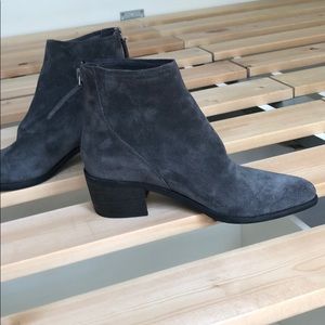 Dolce Vita Booties Suede Grey (NWOT, never worn!!)